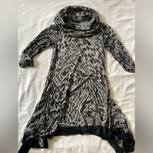 Cupio Black and Gray Animal Print hankerchief Tunic Small